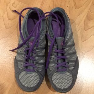 Rocket dog tennis shoes